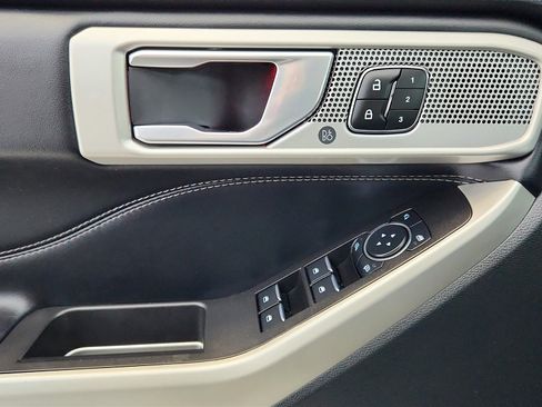 Used 2023 Ford Explorer Limited w/ Equipment Group 301A image 39