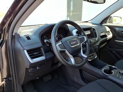 Used 2024 GMC Terrain SLE w/ Driver Convenience Package image 5