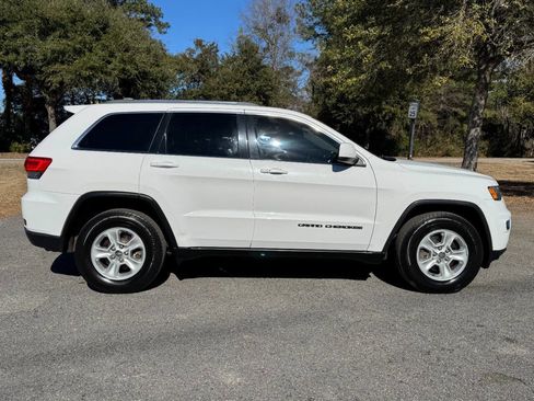 Used 2017 Jeep Grand Cherokee Laredo w/ Quick Order Package 2BE image 7