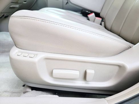 Used 2003 Toyota Avalon XLS FWD image 16