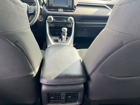 Used 2022 Toyota RAV4 XLE image 20