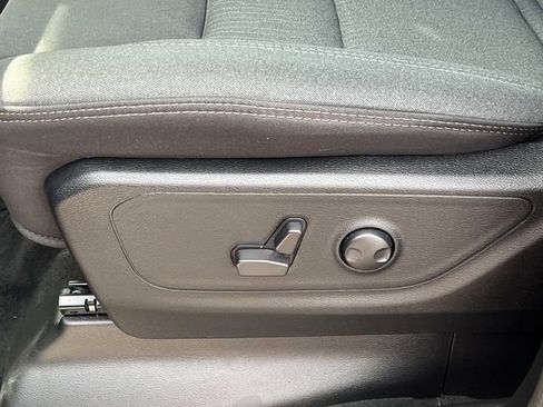 Used 2022 RAM 1500 Big Horn AWD/4WD image 16