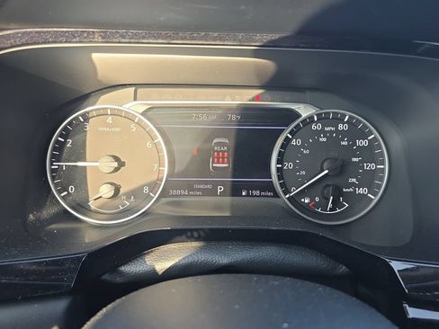 Used 2025 Nissan Pathfinder SV FWD image 7