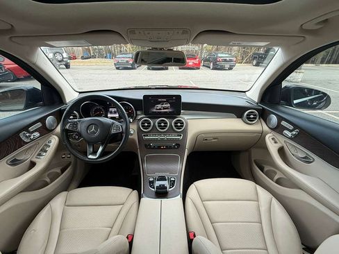 Used 2019 Mercedes-Benz GLC 350e 4MATIC image 7