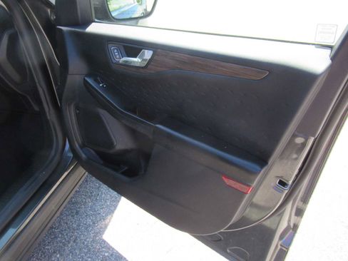 Used 2020 Ford Escape Titanium AWD/4WD image 23