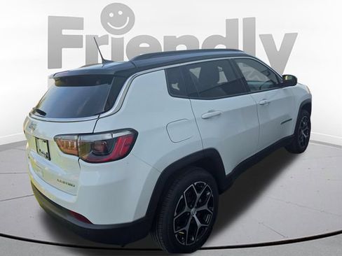 Used 2024 Jeep Compass Limited w/ Sun and Sound Group AWD/4WD image 5