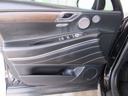 Used 2022 Genesis GV80 2.5T w/ Advanced Package 02 image 19