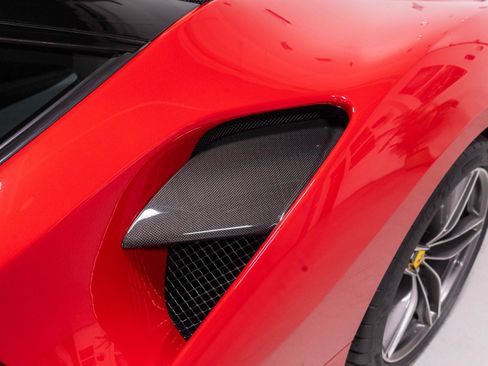 Used 2016 Ferrari 488 GTB RWD image 5