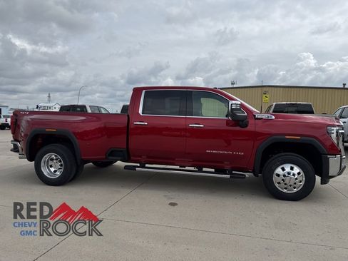 New 2026 GMC Sierra 3500 SLT w/ SLT Premium Package AWD/4WD image 4