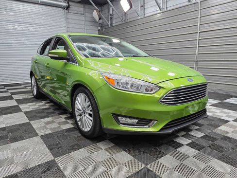 Used 2018 Ford Focus Titanium FWD image 3