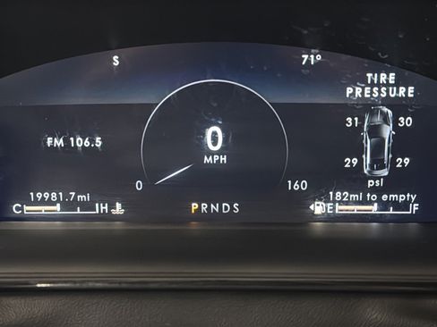 Used 2023 Lincoln Nautilus Reserve AWD/4WD image 17