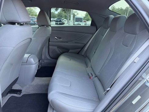 Used 2024 Hyundai Elantra SE FWD image 16