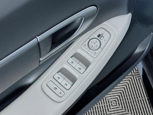 Certified 2025 Hyundai Sonata SEL image 18