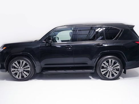 Used 2026 Lexus LX 600 4WD w/ Appearance Package image 4