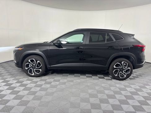 Used 2025 Chevrolet Trax RS w/ Driver Confidence Package FWD image 9