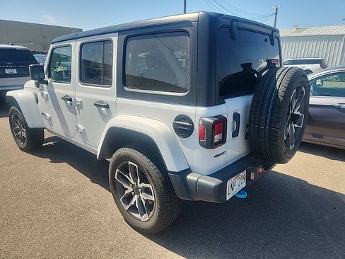 Used 2024 Jeep Wrangler Unlimited AWD/4WD image 11