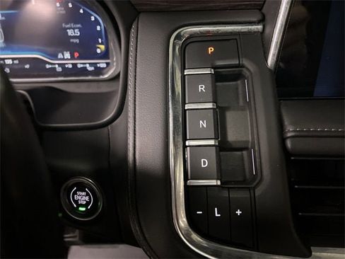 Certified 2023 Chevrolet Suburban Z71 w/ Luxury Package image 15