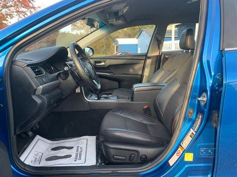 Used 2017 Toyota Camry SE image 34