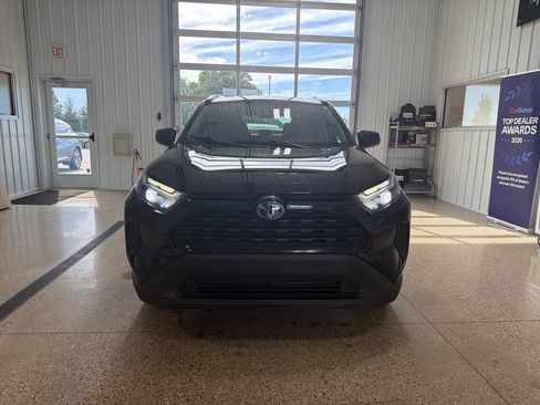 Used 2023 Toyota RAV4 LE AWD/4WD image 7
