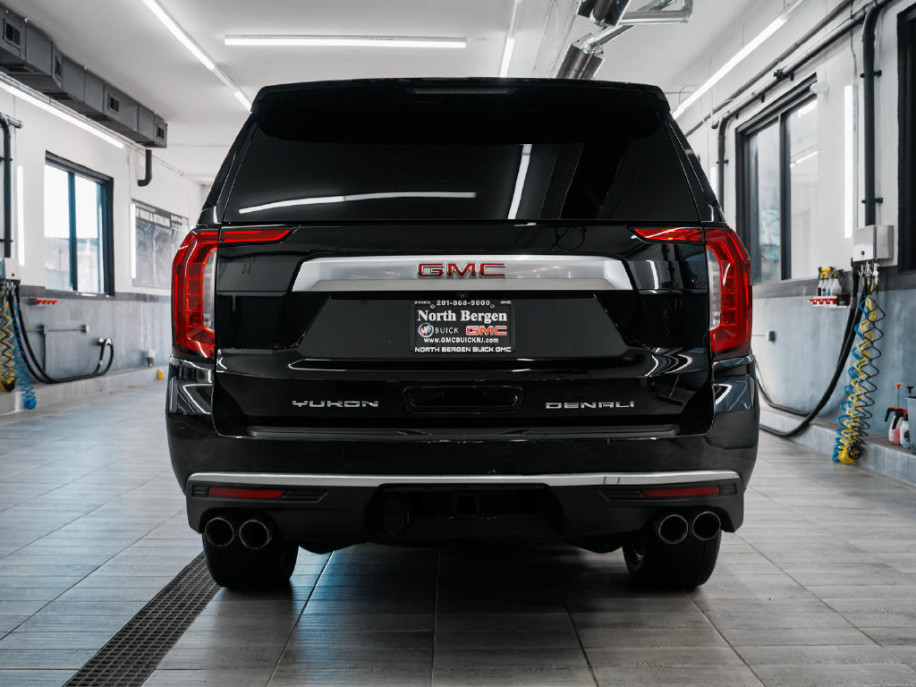 Used 2022 GMC Yukon XL Denali AWD/4WD image 6