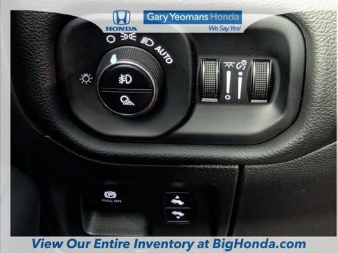 Used 2025 RAM 1500 Big Horn AWD/4WD image 24