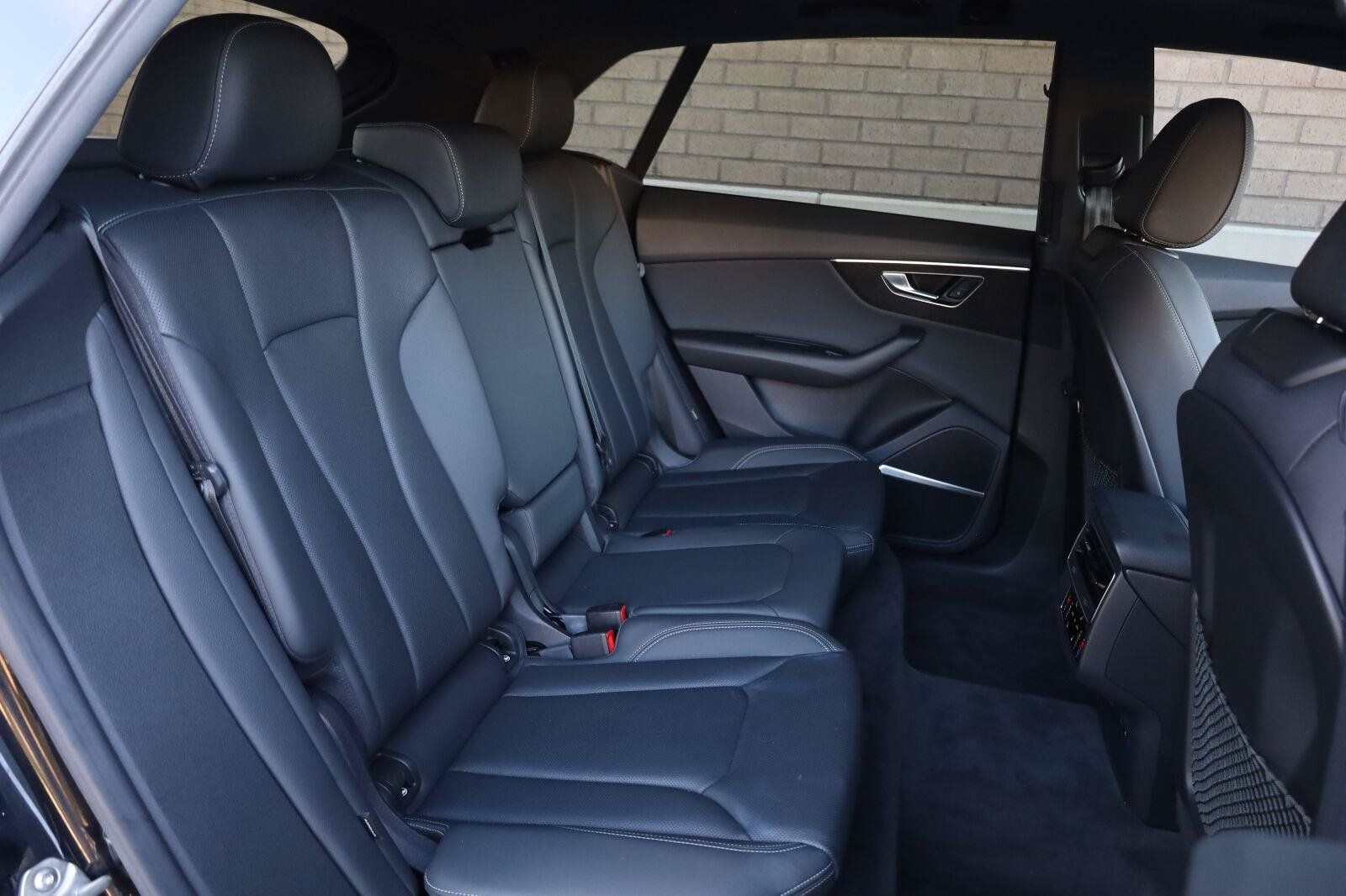 Used 2020 Audi Q8 Premium Plus AWD/4WD image 27