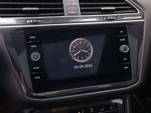 Used 2022 Volkswagen Tiguan SE R-Line image 15
