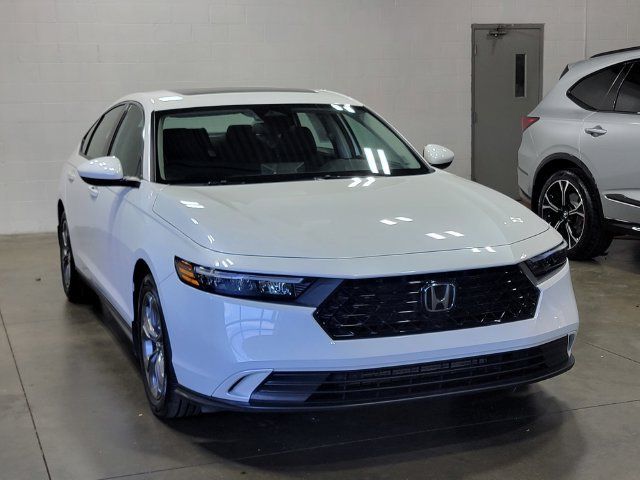 Used 2023 Honda Accord EX image 4