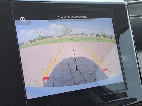 Used 2023 Jeep Grand Cherokee L Laredo image 9