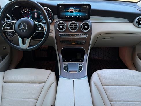 Used 2021 Mercedes-Benz GLC 300 4MATIC w/ Driver Assistance Package image 17