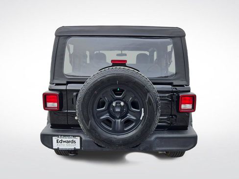 Used 2019 Jeep Wrangler Sport AWD/4WD image 4
