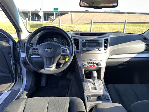Used 2013 Subaru Legacy 2.5i Premium w/ All-Weather Pkg + Moonroof image 27