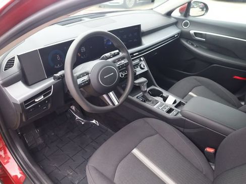 Certified 2025 Hyundai Sonata SE FWD image 8