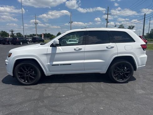 Used 2021 Jeep Grand Cherokee Laredo X AWD/4WD image 6