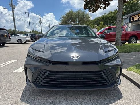 Used 2025 Toyota Camry LE image 3