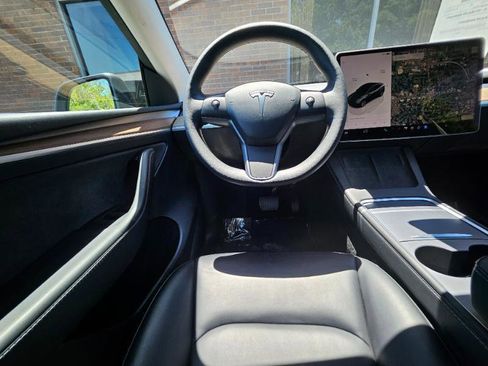 Used 2023 Tesla Model Y Long Range AWD/4WD image 5