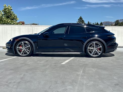 Used 2023 Porsche Taycan 4S AWD/4WD image 2