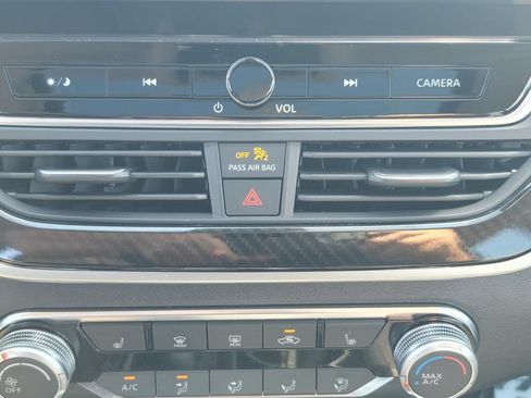 Used 2024 Nissan Altima 2.5 SR w/ SR Premium Package FWD image 29