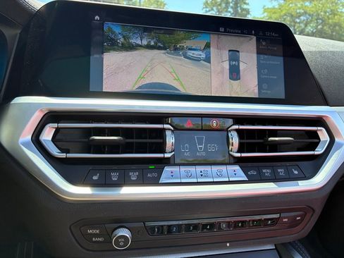 Used 2022 BMW 440i xDrive Convertible w/ M Carbon Exterior Package AWD/4WD image 18