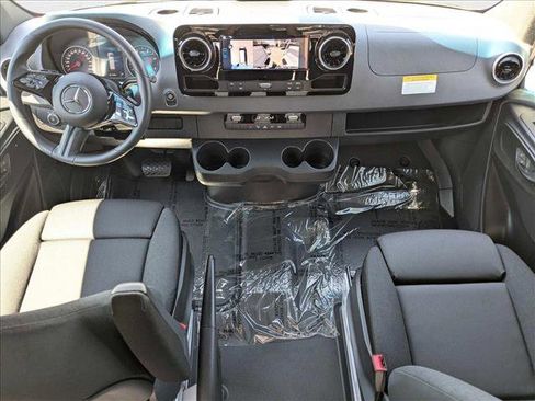 New 2025 Mercedes-Benz Sprinter 2500 image 11
