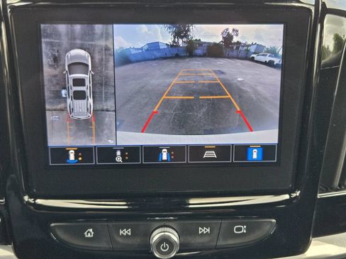 Used 2024 Chevrolet Traverse LT FWD image 18