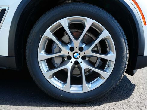 Used 2023 BMW X5 xDrive40i w/ Climate Comfort Package AWD/4WD image 7