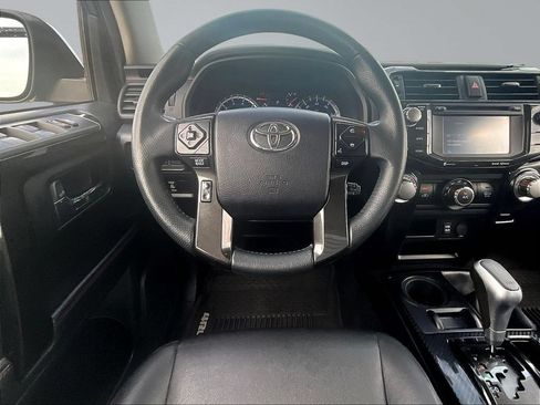 Used 2019 Toyota 4Runner TRD Off-Road Premium AWD/4WD image 10