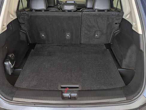 Used 2021 Nissan Rogue SV w/ Premium Package image 21