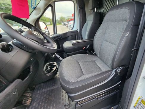 Used 2025 RAM ProMaster 2500 w/ U-Haul Equipment Group FWD image 16