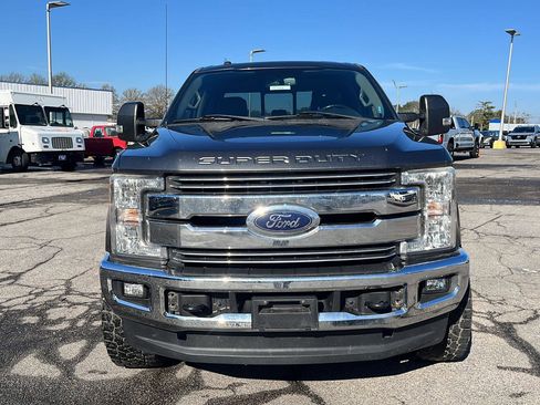 Used 2017 Ford F250 Lariat w/ Lariat Value Package image 4