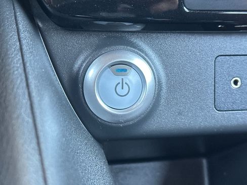 Used 2018 Nissan Leaf SV w/ SV Technology Package FWD image 23