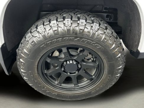 Used 2024 Chevrolet Colorado LT w/ LT Convenience Package III image 20