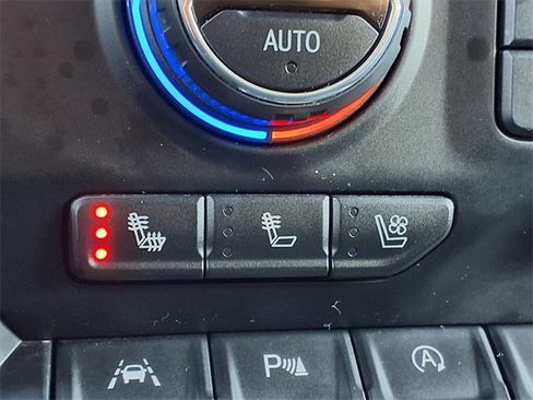 Used 2019 Chevrolet Silverado 1500 High Country w/ Technology Package image 9