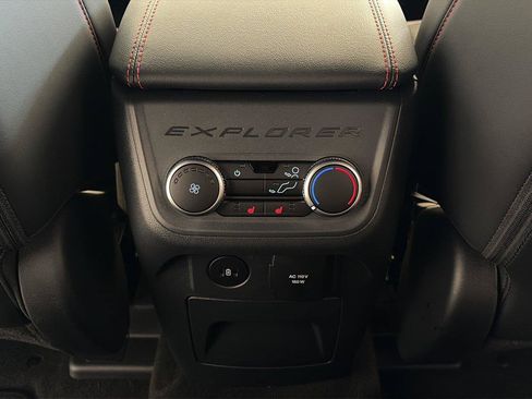 Used 2025 Ford Explorer ST AWD/4WD image 27